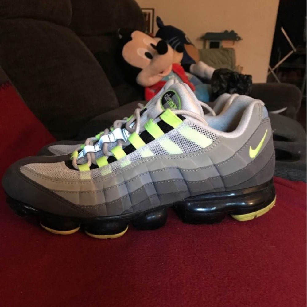 Mens sneakers Size 10.5